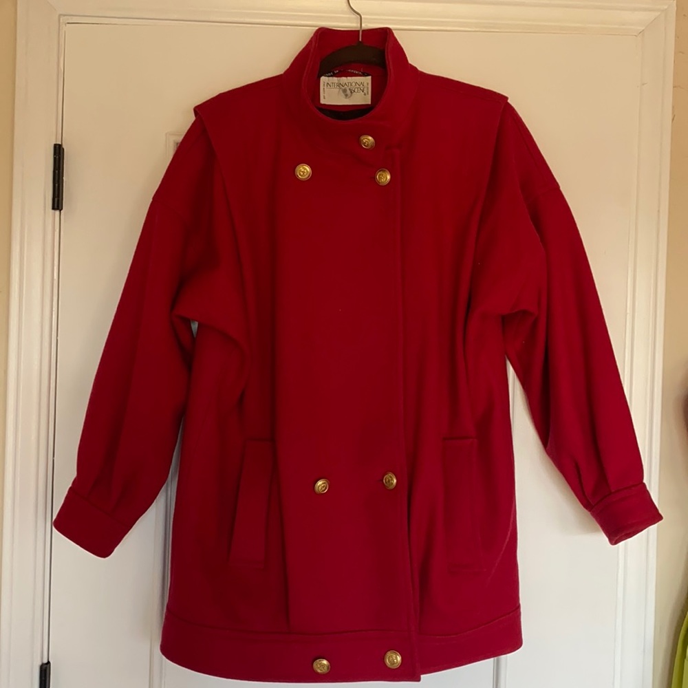 Beautiful Red 💯 wool coat with gold buttons